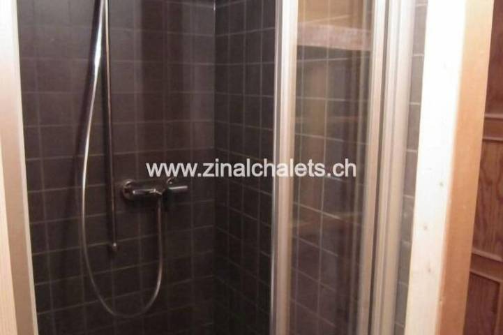 Ganze Wohnung, Wohnung im Chalet in Zinal - 3 Schlafzimmer mit 2 Betten - Wohnzimmer - Kabelfernseher - Küche - Ges in Ayer (Anniviers), Anniviers