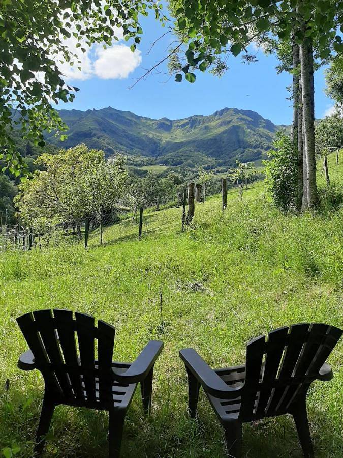 Location de vacances pour 4 personnes, avec balcon ainsi que jardin et vue à Mandailles-Saint-Julien - 4