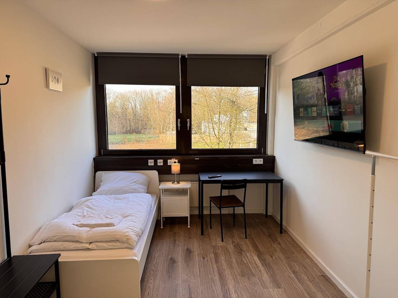 Single room, shower, toilet, 1 bed room in Ehrenfeld (Cologne), Cologne