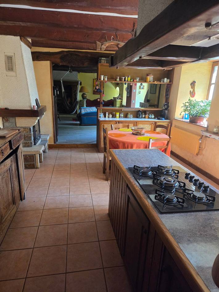 Ferienhaus 'Au Daule' mit privater Terrasse, privatem Garten und WLAN in Saint-Julien-près-Bort, Ussel und Umgebung