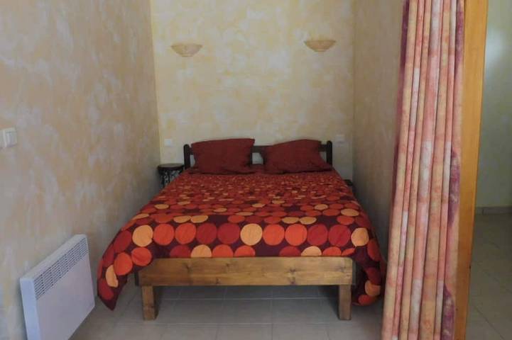 Location de vacances pour 2 personnes, avec jardin et terrasse à Cabrerolles - 2