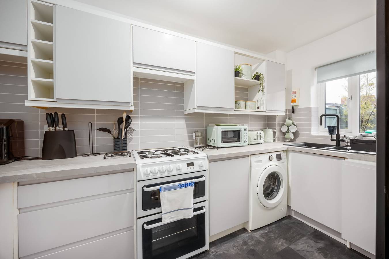 Quai Des Pecheurs - With Views from Bedroom Overlooking the Harbour in Poole, Poole Harbour