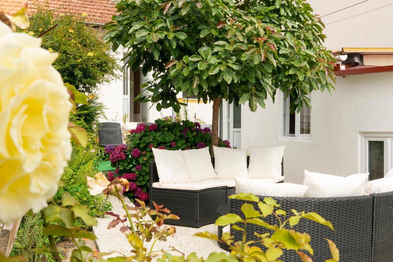 Double Room with Shared Bathroom in Nevogilde, Porto