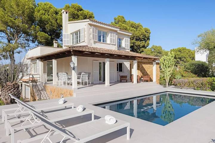 Villa für 8 Personen, mit Balkon und Garten sowie Pool in Santa Ponsa