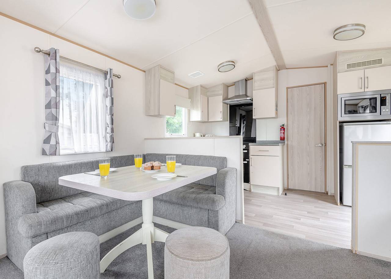 Gold 4 Bedroom Caravan with parking and decking in Skegness, Lincolnshire