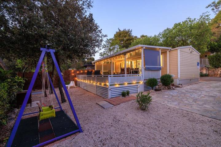 Camping für 5 Personen, mit Ausblick und Garten, kinderfreundlich in Biograd na Moru