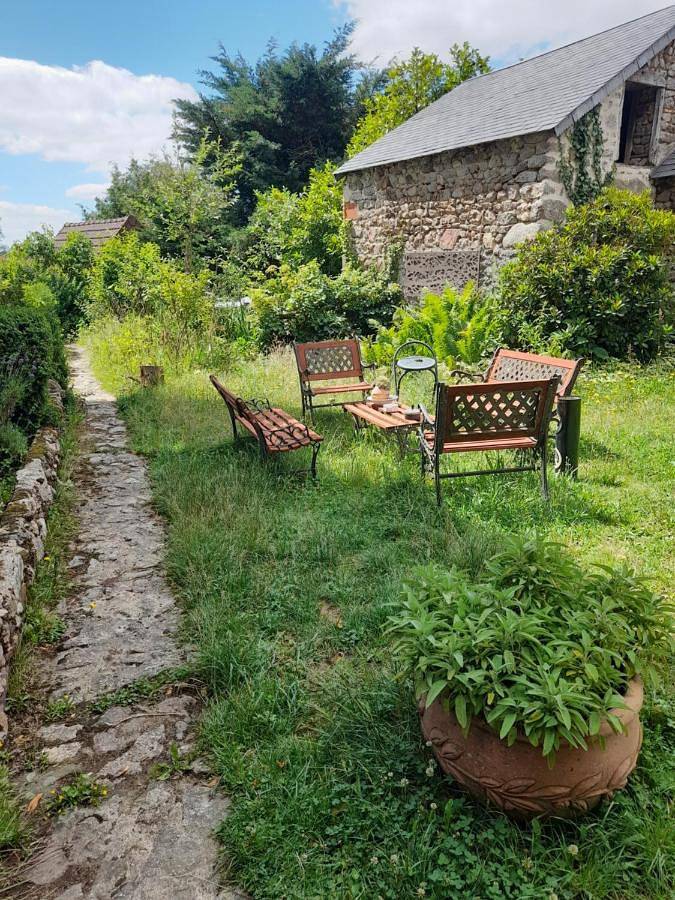 Double Room with Private Bathroom in Biollet, Puy-de-Dôme