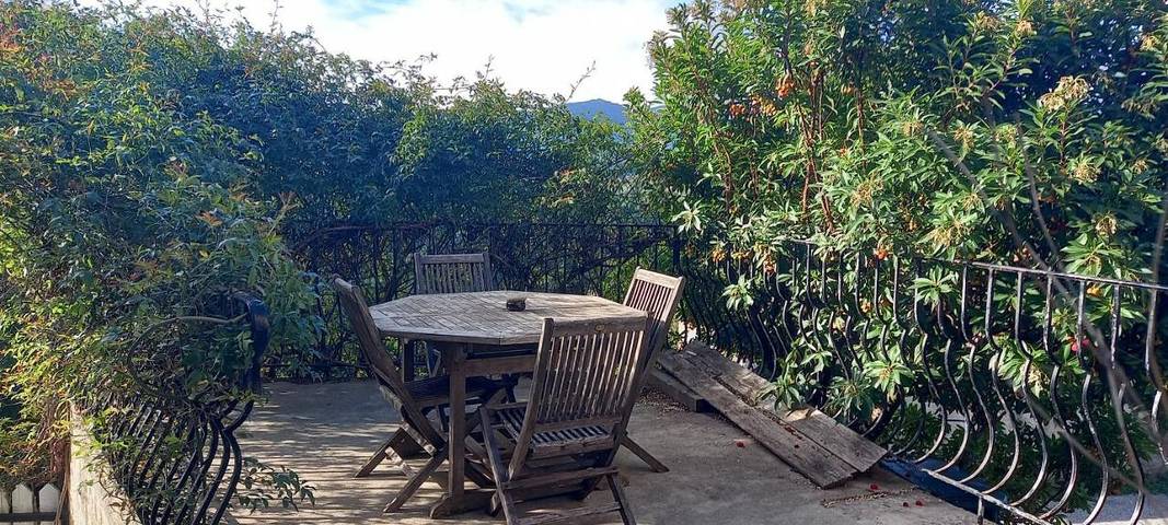 Gîte pour 2 personnes, avec terrasse ainsi que vue et jardin à Monoblet - 2
