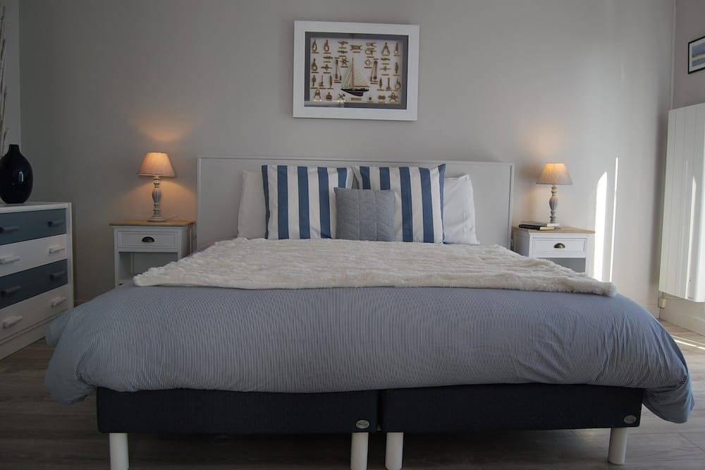 Entire apartment, Large F2/Parking/Private residence/Sea 300 Meter Landing Beaches in Asnelles, Côte de Nacre