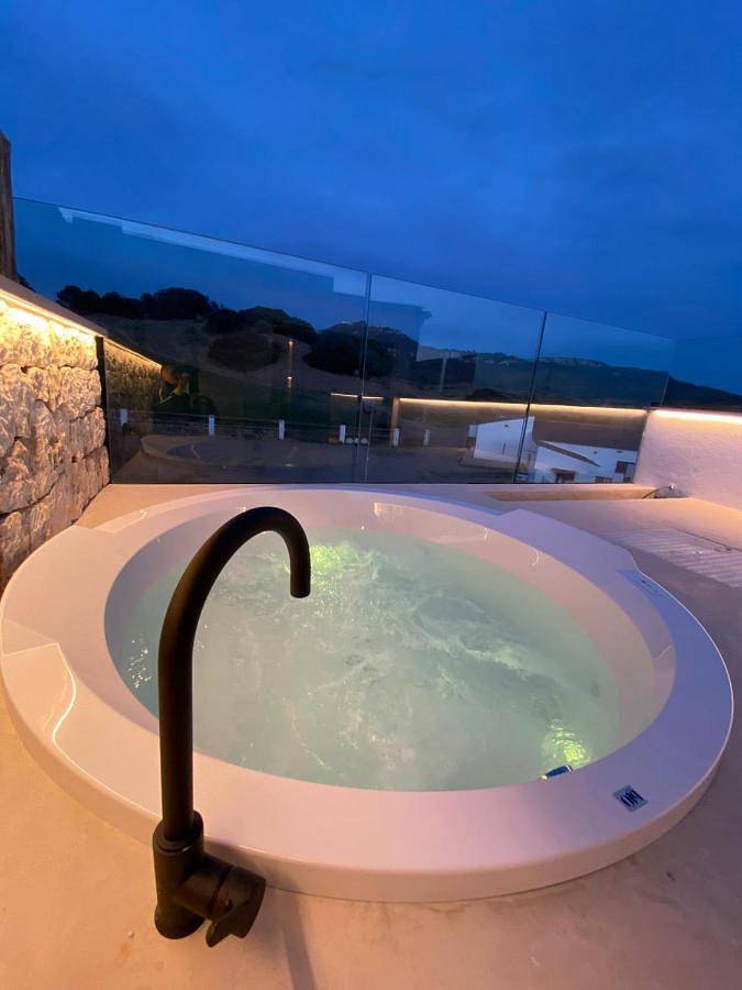 Hôtel pour 2 personnes, avec piscine ainsi que balcon et vue à Mercadal - 4