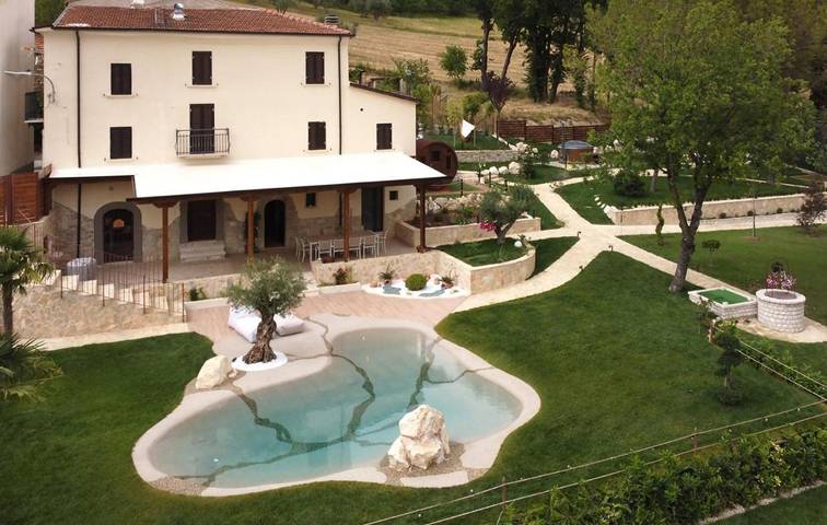 Villa per 11 persone, con Balcone e Giardino nonché Piscina e Sauna in Molise