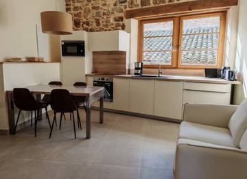 Gîte pour 4 personnes, avec jacuzzi dans l' Aveyron