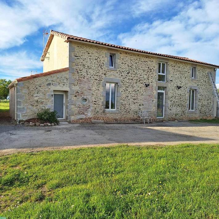 Location de vacances pour 7 personnes, avec Terrasse ainsi que Jardin et Vue à La Petite-Boissière - 3