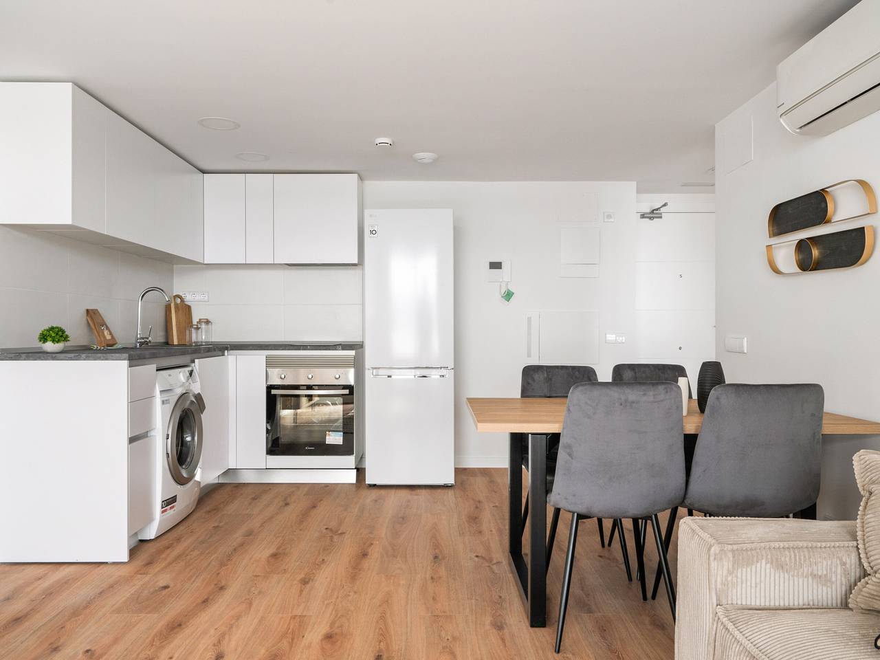 Ganze Wohnung, Moderne Wohnung mit Pool und Parkplatz in San Sebastián de los Reyes, Madrid Province