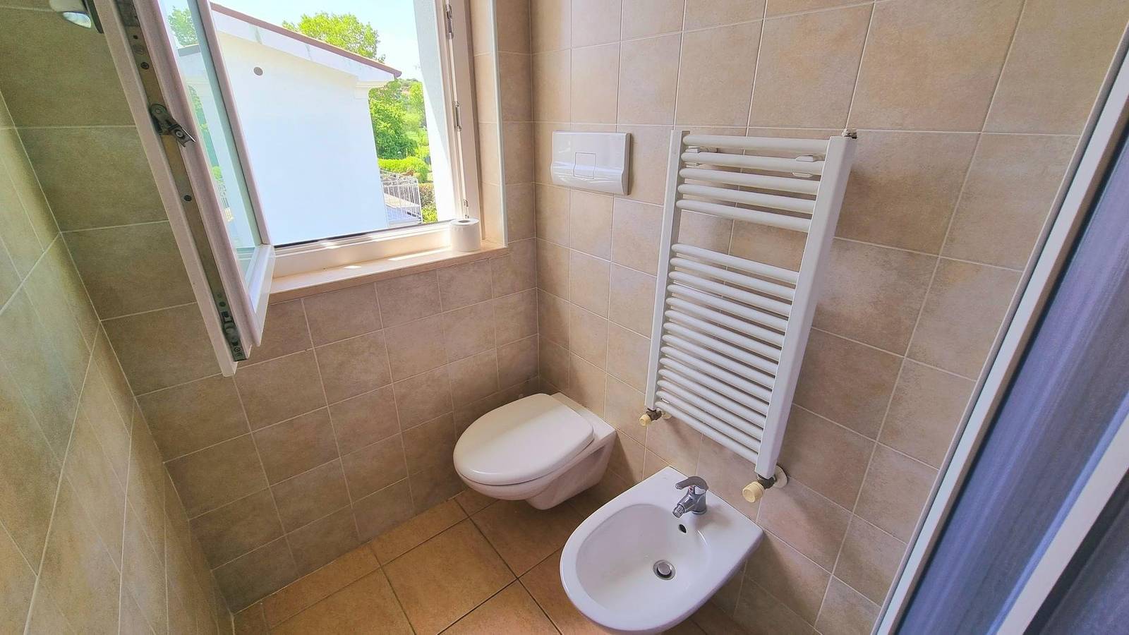 Apartamento entero, Trilo con terrazzo vicino al mare in Marcelli, Riviera del Conero