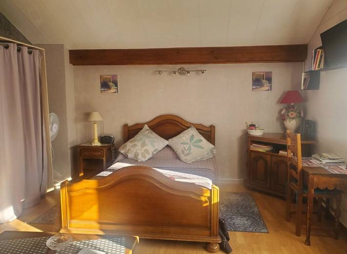 Chambre d’hôte pour 4 personnes, avec jardin ainsi que piscine et jacuzzi dans l' Ain - 4