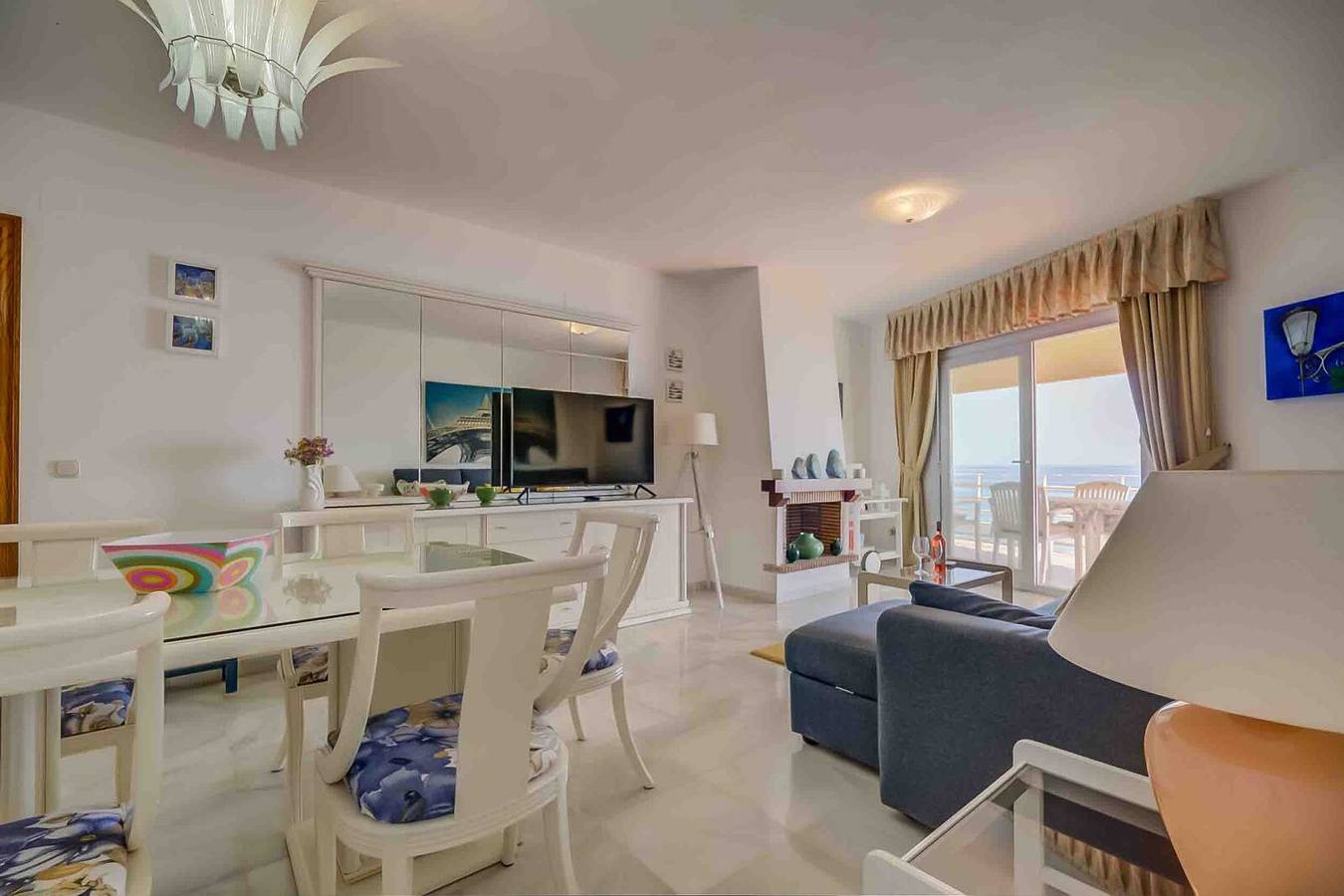 Hel leilighet, Apartment 'Calypso' with Sea Views, Wi-Fi and Air Conditioning in Los Boliches, Fuengirola