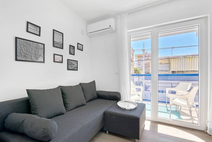 Apartamento entero, Apartamento vacacional "Soleole5" con terraza compartida, aire acondicionado y Wi-Fi in Platja Nord de Gandia (Gandia), Playa de Gandía