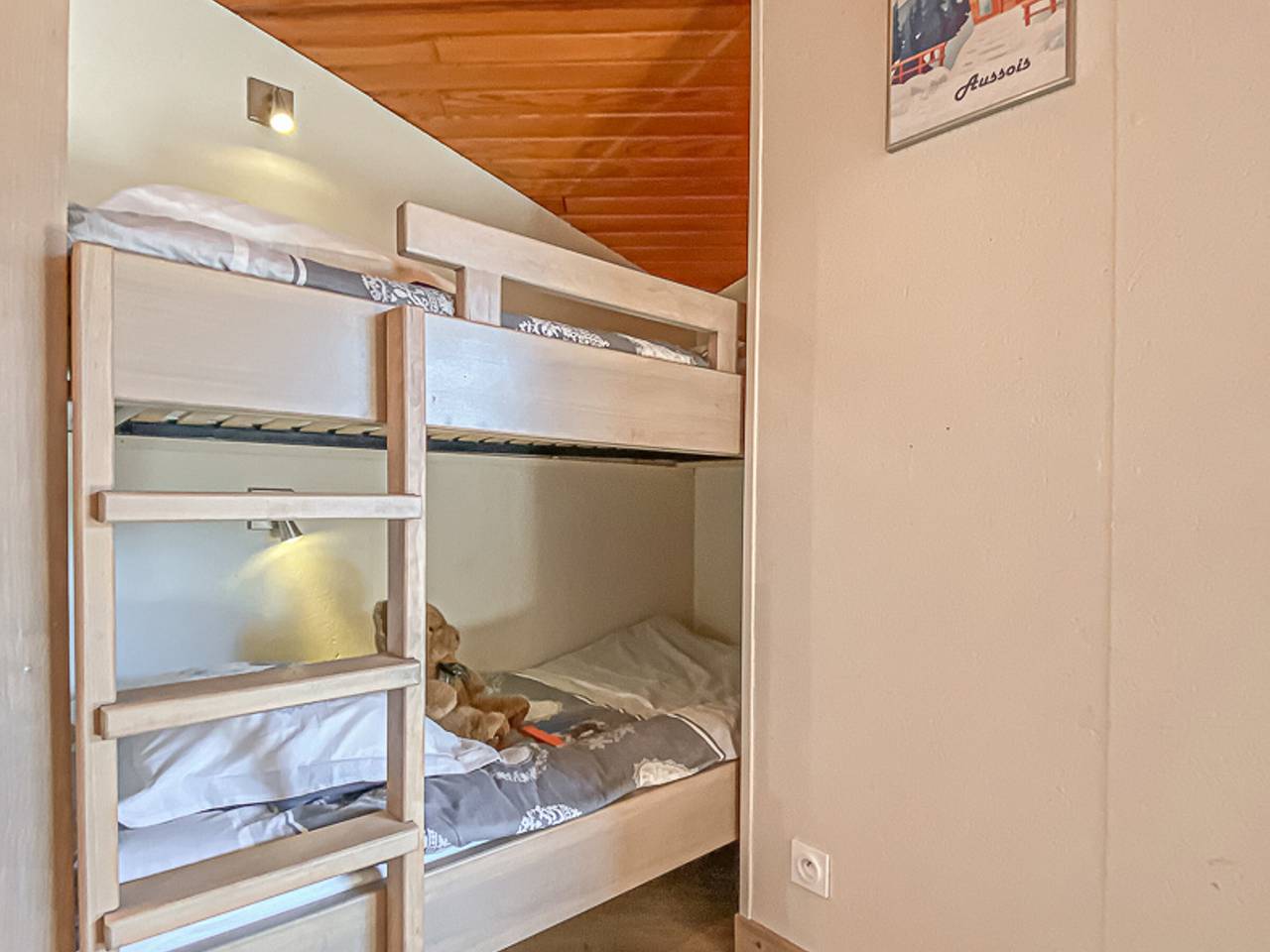 Entire studio, 3*** Studio in Aussois with terrace, wifi, pets allowed in Aussois, Saint-Jean-de-Maurienne region