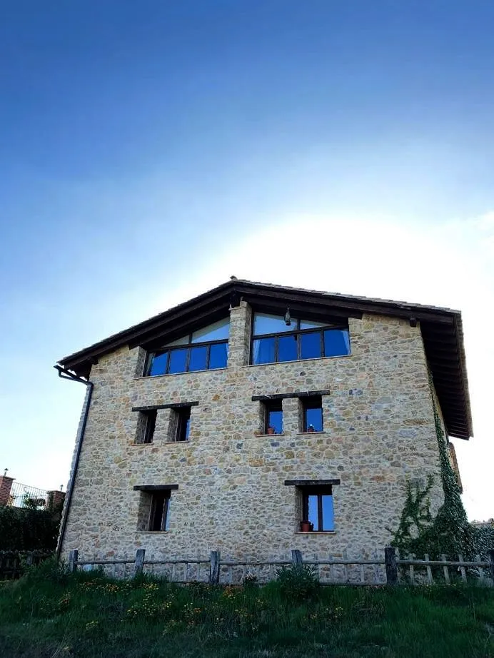 Casa rural para 17 personas, con jardín además de vistas y terraza - 1
