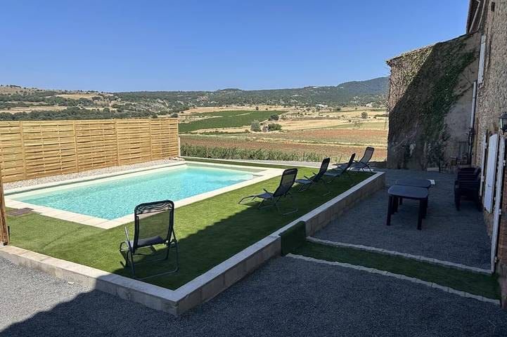 Location de vacances pour 10 personnes, avec Terrasse et Jardin à Saint-Ferriol