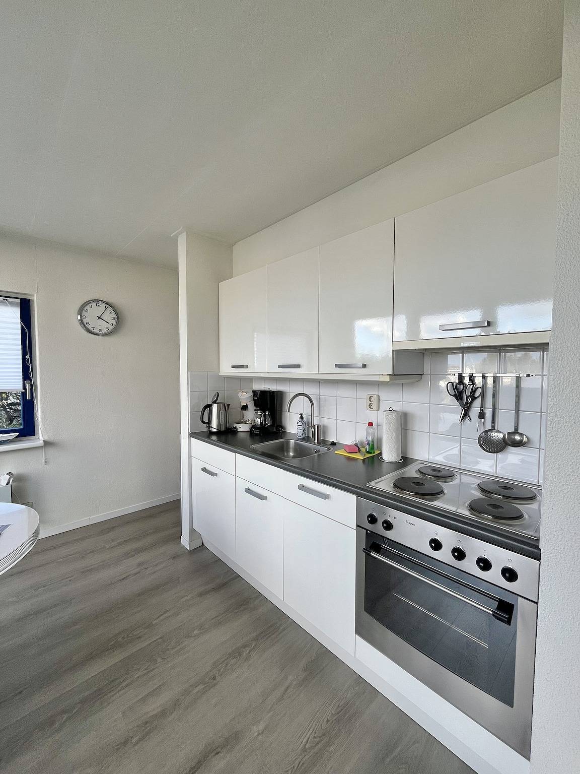 6 Erw Gut ausgestattetes Ferienhaus am Ufer des Jachthafens in Oostmahorn, Dongeradeel