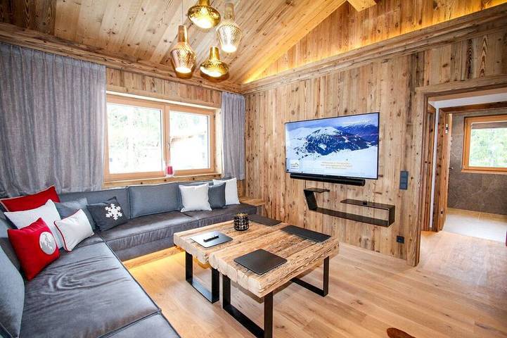 Chalet für 12 Personen, mit Balkon und Sauna sowie Whirlpool