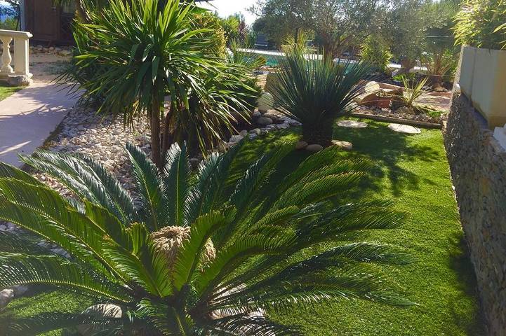 Appartement de vacances pour 4 personnes, avec jardin et jacuzzi ainsi que terrasse et piscine, animaux acceptés