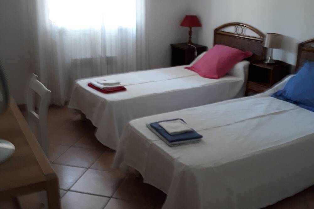 Ganze Wohnung, Ferienwohnung im Haus auf dem Land, mit Pool, Peri in Peri, Ajaccio und Umgebung