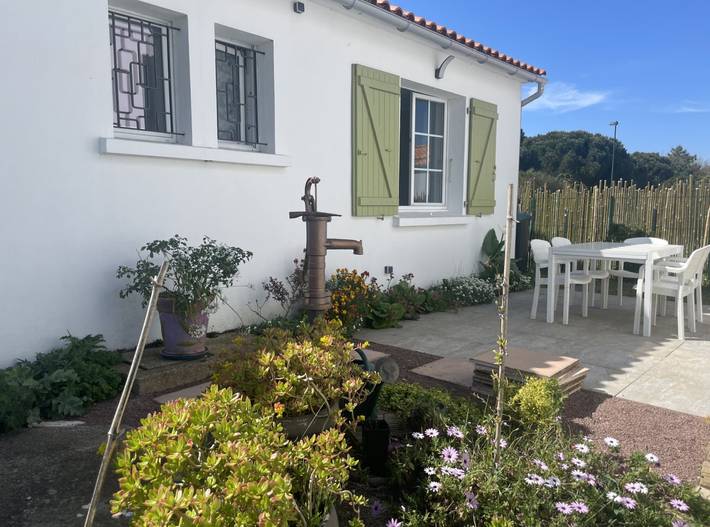 Gîte pour 4 personnes, avec jardin et terrasse à Barbâtre - 2