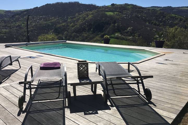 Gîte pour 8 personnes, avec jacuzzi et jardin, animaux acceptés à Saint-Hippolyte (Aveyron)