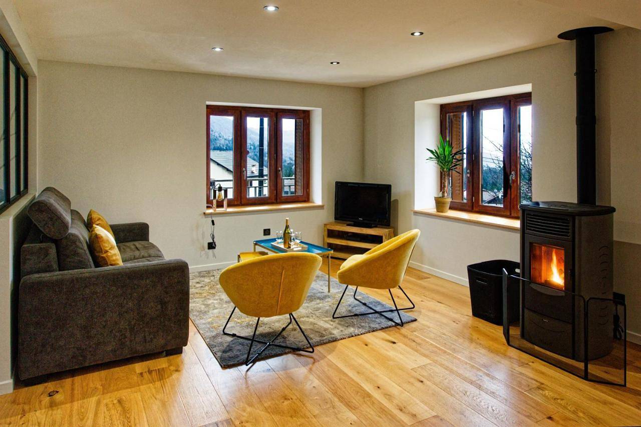 Appartement entier, Two-Bedroom Apartment in Cuttura, Parc naturel régional du Haut-Jura