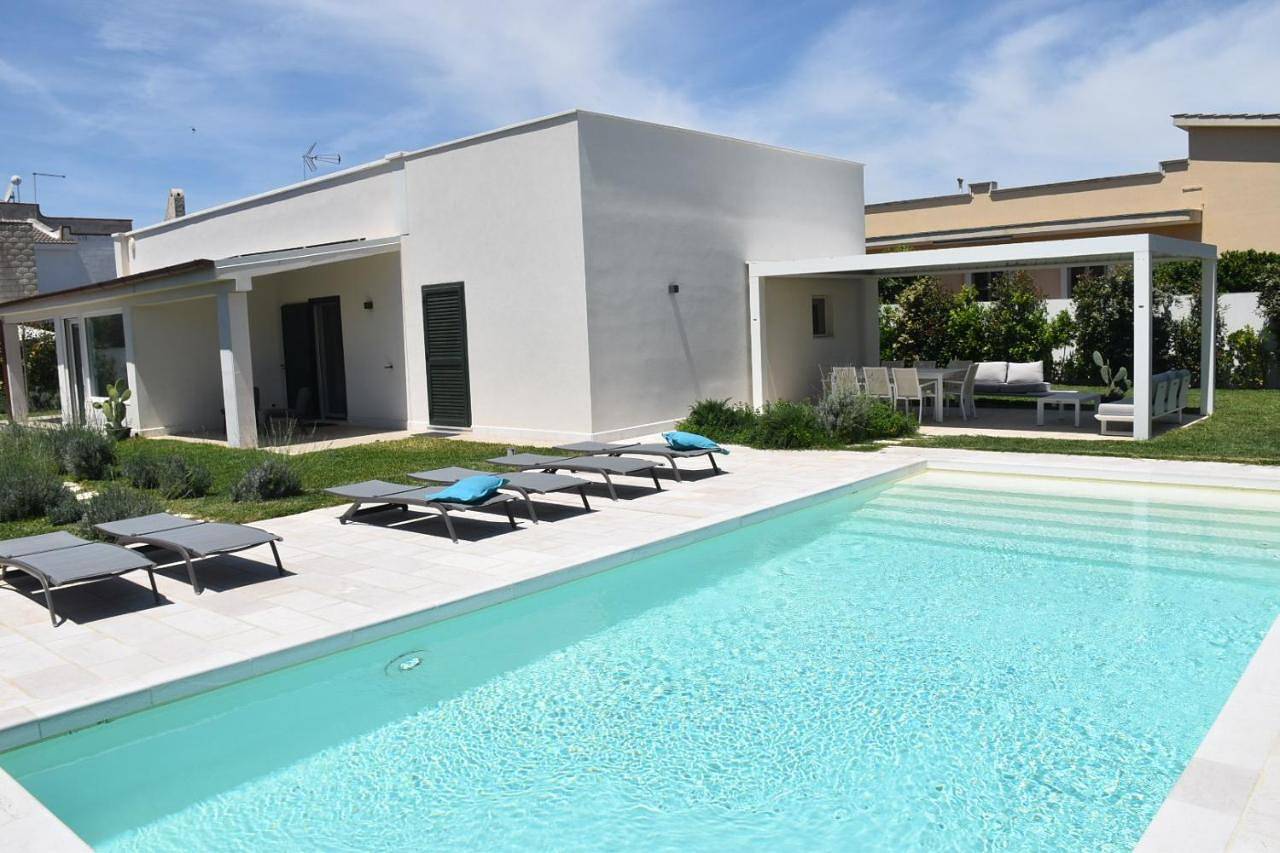 Villa with Private Pool in Leporano, Golfo di Taranto
