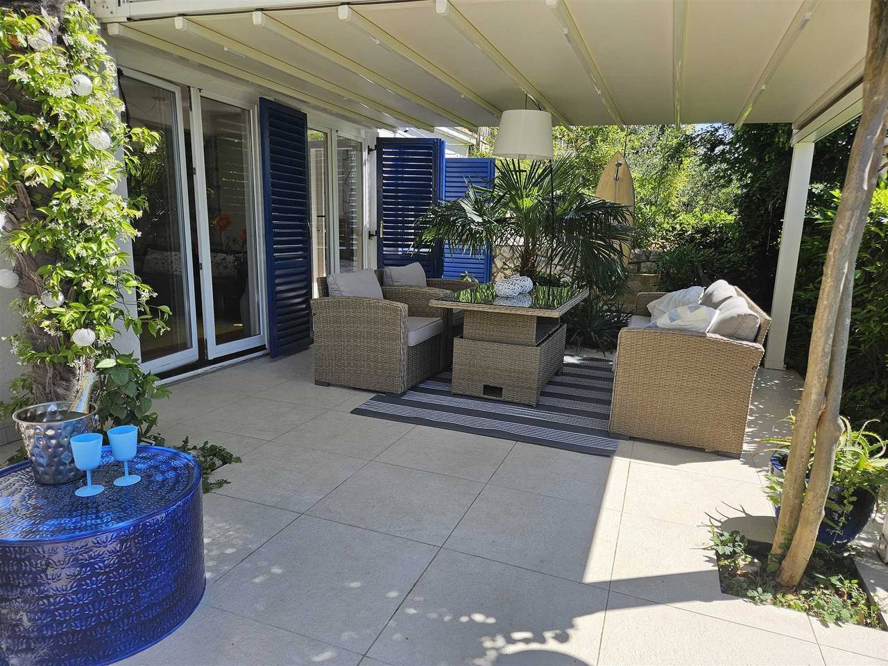 Cały apartament, Apartment Barbara with sea view in Njivice, Krk