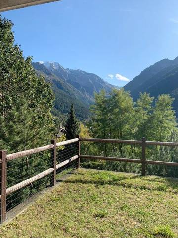 Gîte pour 6 personnes, avec vue et jardin, animaux acceptés à Temù