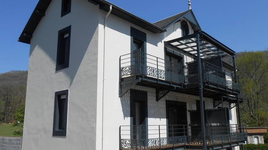 Gîte pour 3 personnes, avec Balcon et Terrasse ainsi que Jardin et Vue à Beaucens