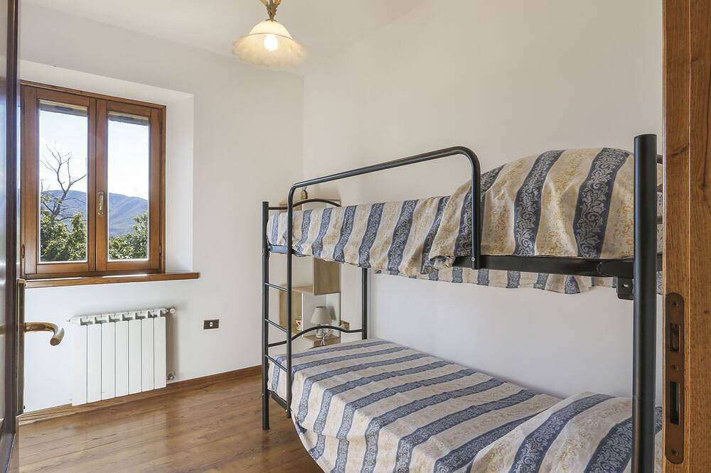 Ganze Wohnung, Caminetto in Villa Collemandina, Garfagnana