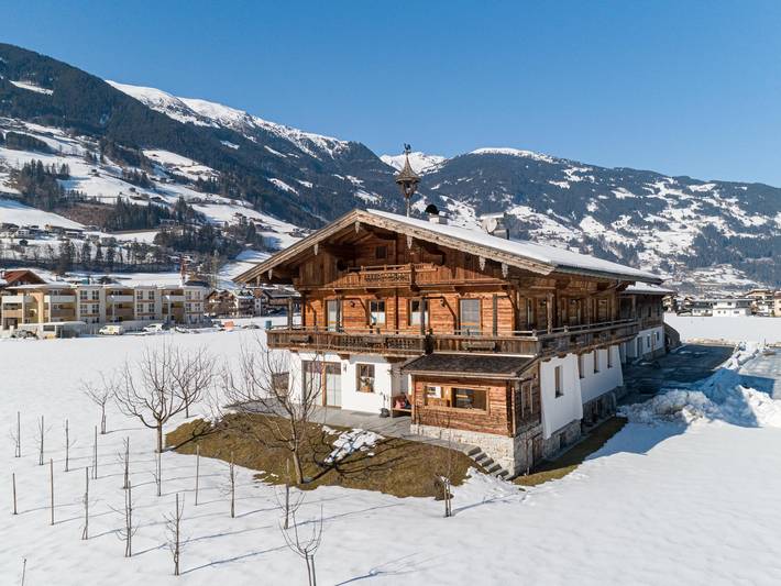 Vakantiewoning voor 18 personen, with Balkon and Terras as well as Tuin and Sauna in Ramsau im Zillertal