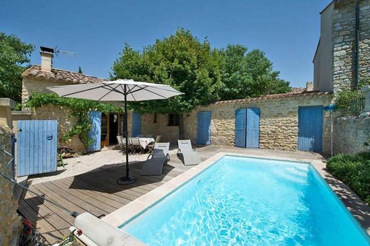 Location de vacances pour 5 personnes, avec vue ainsi que jardin et piscine, animaux acceptés à Lussan - 4