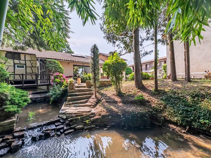 Gîte pour 6 personnes, avec piscine et jacuzzi, animaux acceptés dans l' Ain - 4
