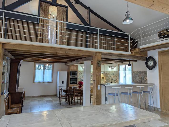 Gîte pour 8 personnes, avec jardin à Dirac