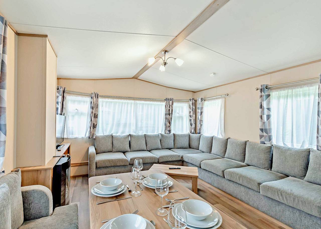 Gold 2 Bedroom Caravan, Sleeps 6. With parking in Bowness-on-Windermere, Lake District