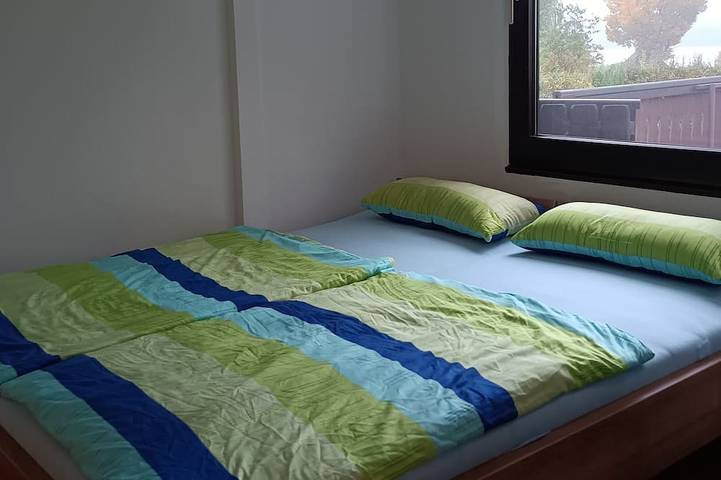 Blockhütte für 4 Personen, mit Garten und Balkon in Röbel-Müritz - 2