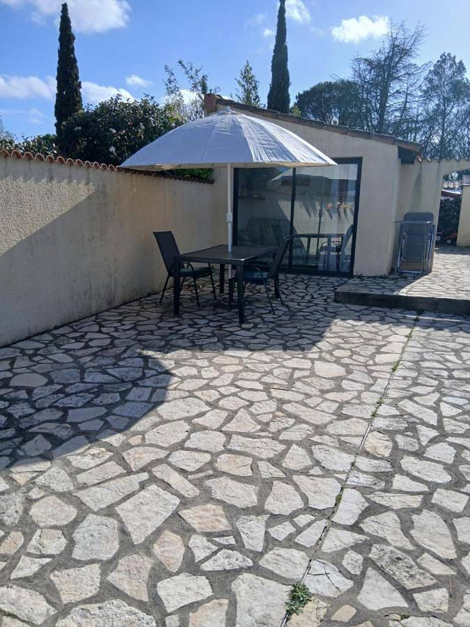 Gîte pour 2 personnes, avec piscine et jardin, animaux acceptés à Caux-et-Sauzens - 2