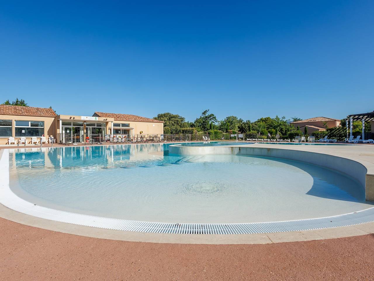 Casa provenzal soleada con terraza. in Aubignan, Parque natural regional del Mont Ventoux