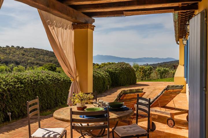 Appartamento intero, Appartamento 'Casa Marino' con vista mare, Wi-Fi e aria condizionata in Orbetello, Parco naturale della Maremma