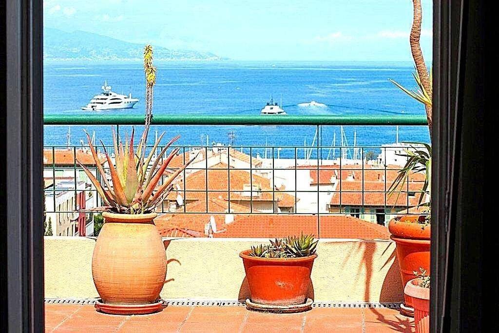 Apartamento entero, Apartment with Sea View in Saint-Jean-Cap-Ferrat, Costa mediterránea (Francia)