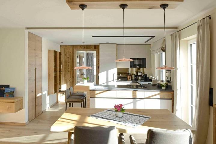 Ferienwohnung für 2 Personen, mit Balkon und Terrasse sowie Seeblick und Ausblick am Tegernsee