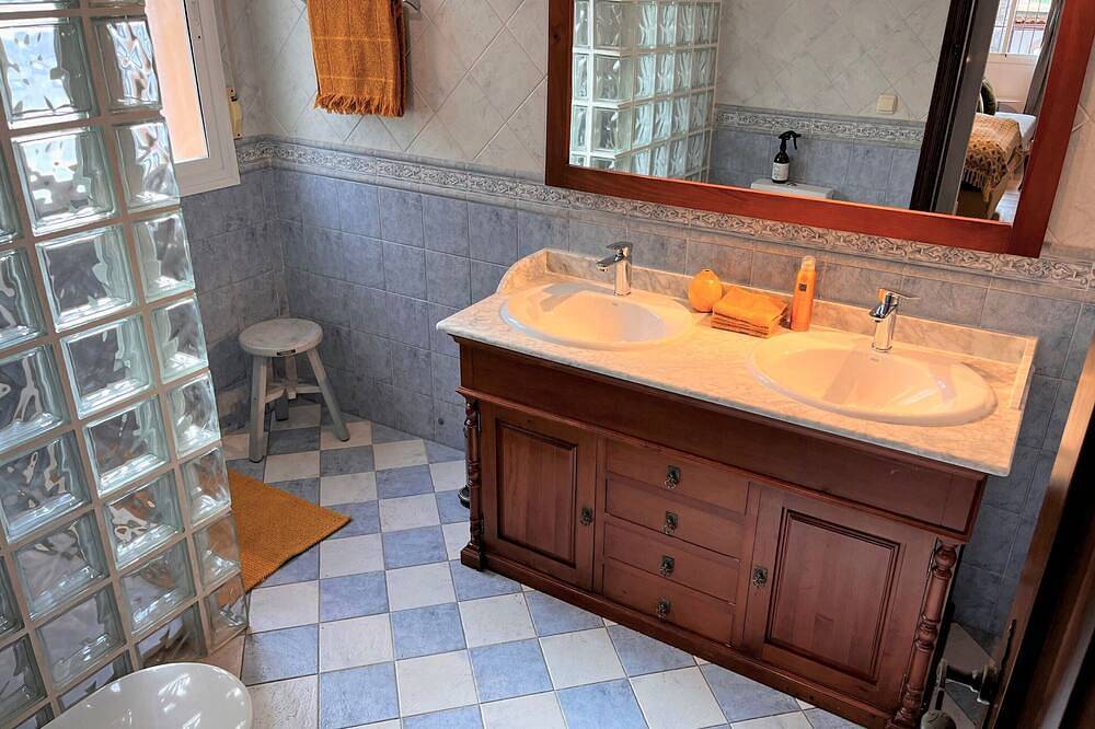 Casa Limon, boutique Bed & Breakfast, adults only, near Malaga. in Alhaurín el Grande, Málaga Provinz
