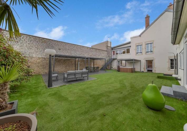 Location de vacances pour 14 personnes, avec piscine ainsi que jacuzzi et jardin à Nuits-Saint-Georges - 2